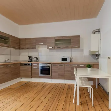 T&k - - 4 - 2nd Floor Apartment